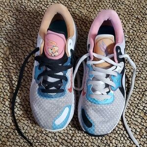 Nike Renew Elevate II Space Jam Bugs Athletic Basketball Shoes Gray, Pink, Blue